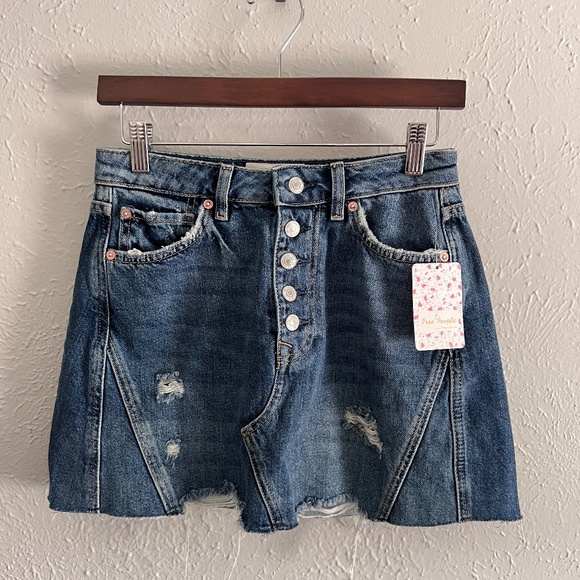 Free People We The Free Harvey Denim Mini Skirt Size 27 NWT - Picture 3 of 10